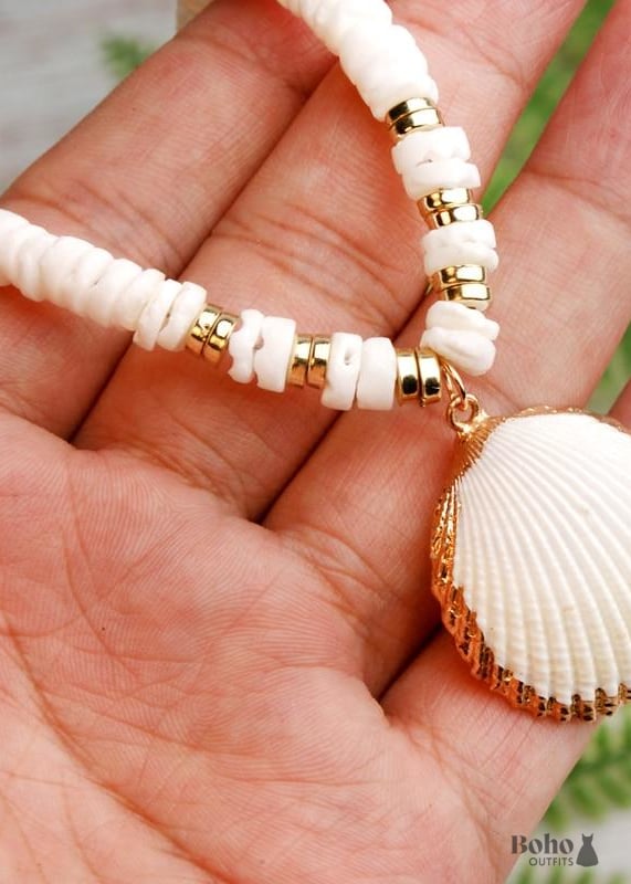 Boho Necklace Natural Shell Cowrie in White - Jewelry